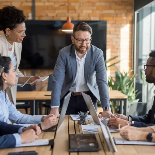 excellent-management-leadership-team-building-success-strategy-06-yellowdaddy
